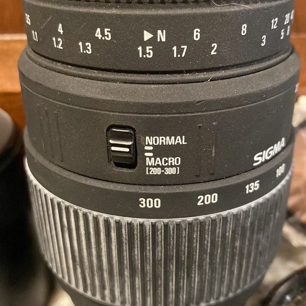 SIGMA - for Nikon - 70-300mm lens